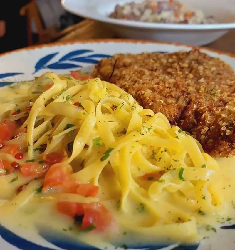Fillet à Milanesa com Fettuccine ao Limone