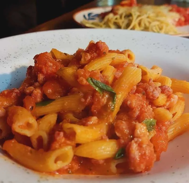 Penne ao Ragu de Calabresa