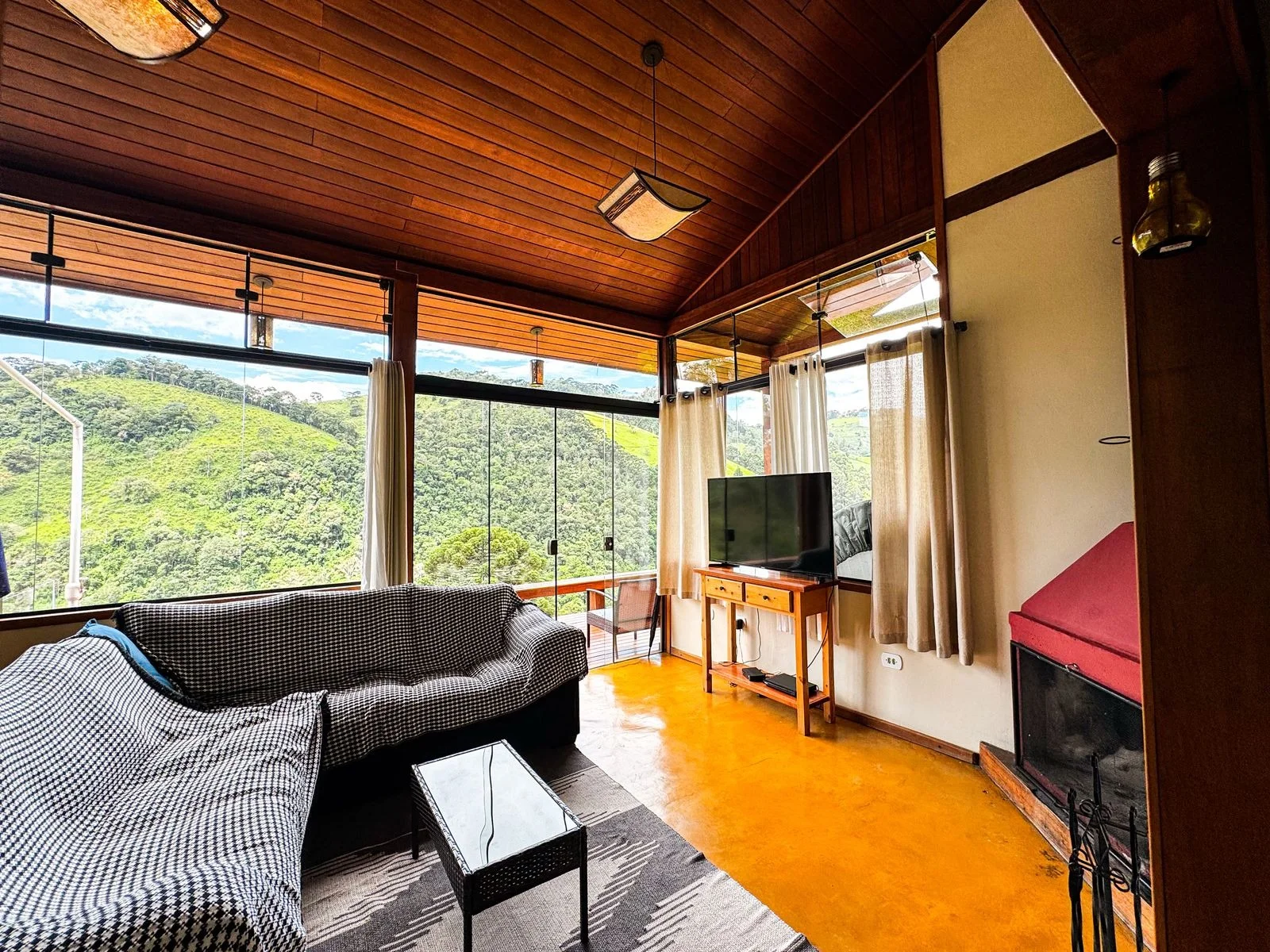 Chalé Duplex Luxo — Pousada Espelho D’Água