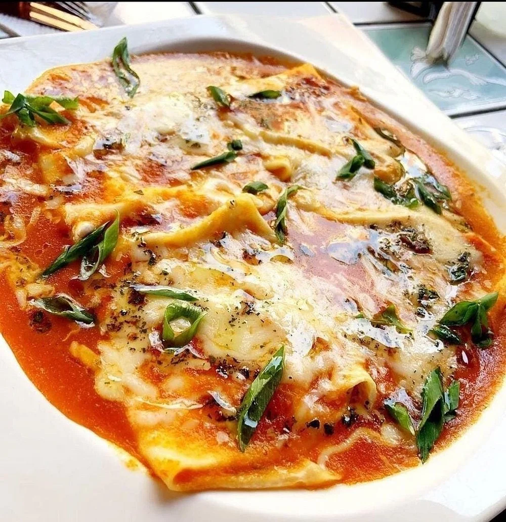 Agnolotti ao molho de tomate da Enoteca Ferreti